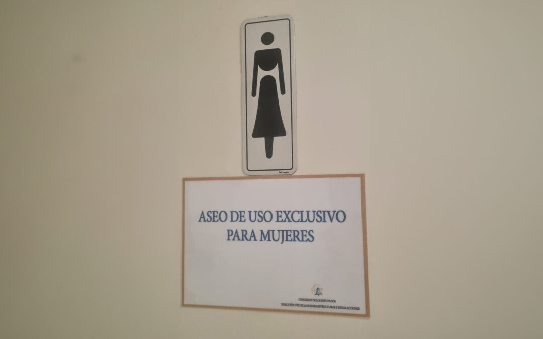 No sea que se les cuele una mujer con pene a las feministas