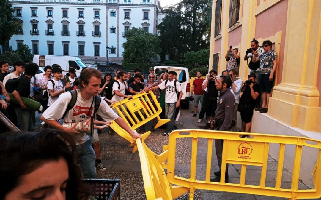 Encierro de la asamblea de Gaza en la Universidad de Sevilla y en la zona de San Fernando
