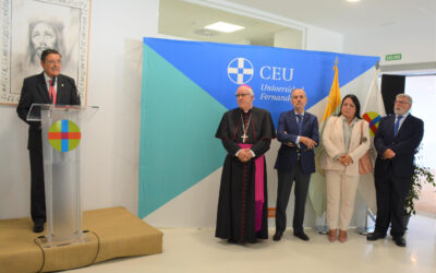 El arzobispo bendice el nuevo edificio de la Universidad Fernando III