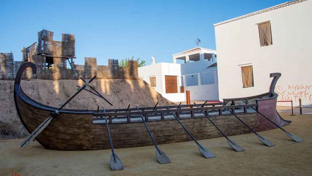 Gilena celebra su VIII festival de recreación histórica con 250 participantes y un barco etrusco
