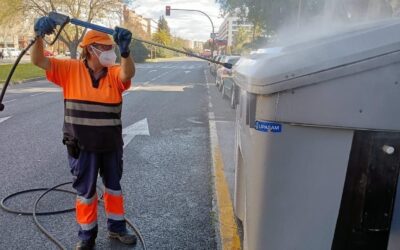Lipasam destina 465.000 euros al refuerzo del servicio de lavado de contenedores
