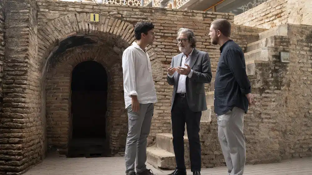 Rafael Riqueni trae a la Bienal su cuento sonoro sobre el descubrimiento de la Cueva de Nerja