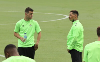 Chimy Ávila, ausencia este miércoles en el Betis junto a Marc Roca y Sabaly