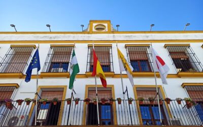 Agrio pleno extraordinario en Coria del Río con tensión y cruce de acusaciones de “insultos” entre Gobierno y oposición