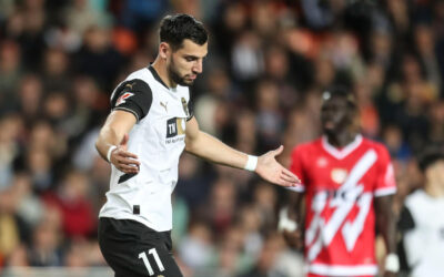 El Valencia quiere dar salida a Rafa Mir