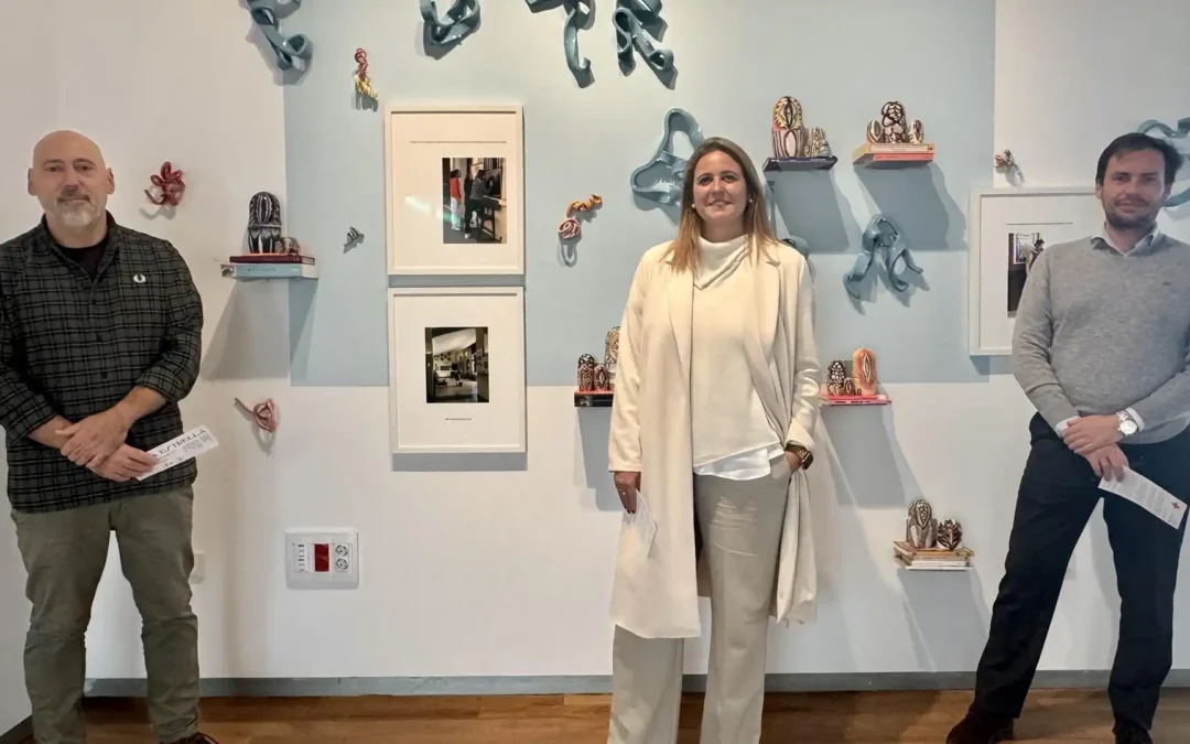 El Centro Cerámica Triana acoge una exposición de los 25 años de la coronación de la Virgen de la Estrella