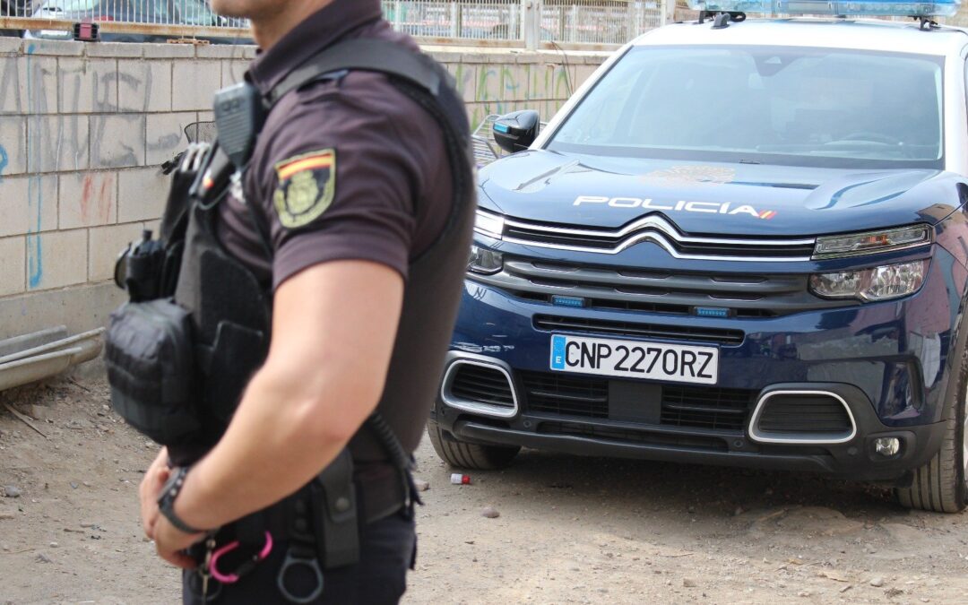 Un padre rapta a su hija de dos años en Sevilla y reclama 2.000 € a la madre para devolvérsela