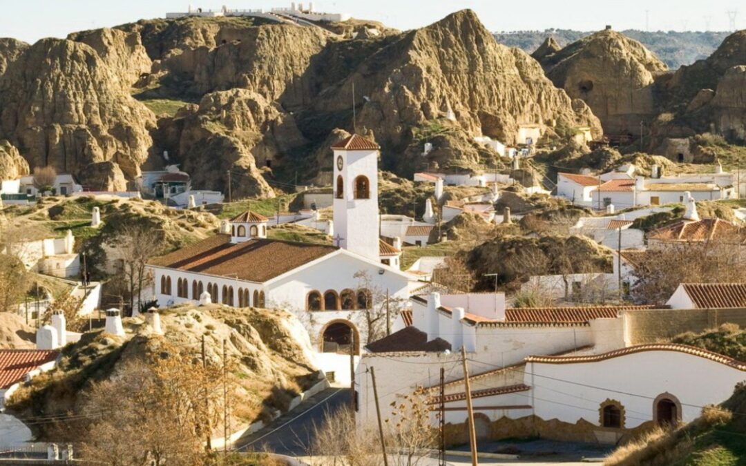 Un menor apuñala a un compañero de 17 años en los pasillos de un instituto de Guadix (Granada)