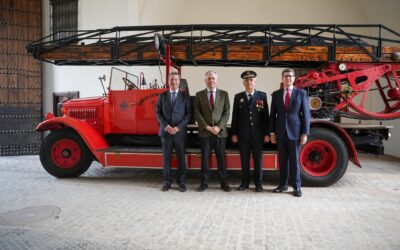 El alcalde Sevilla anuncia la incorporación de 112 nuevos bomberos en 2025