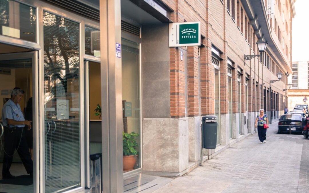 Pillan a un informático de la Diputación de Sevilla espiando el baño de mujeres con cámara oculta