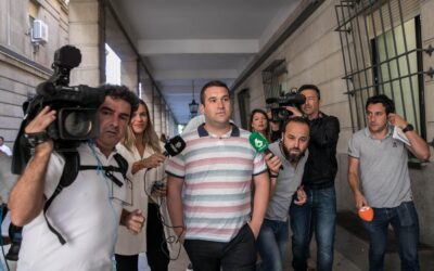 La Audiencia de Navarra rebaja un año la condena de dos miembros de La Manada