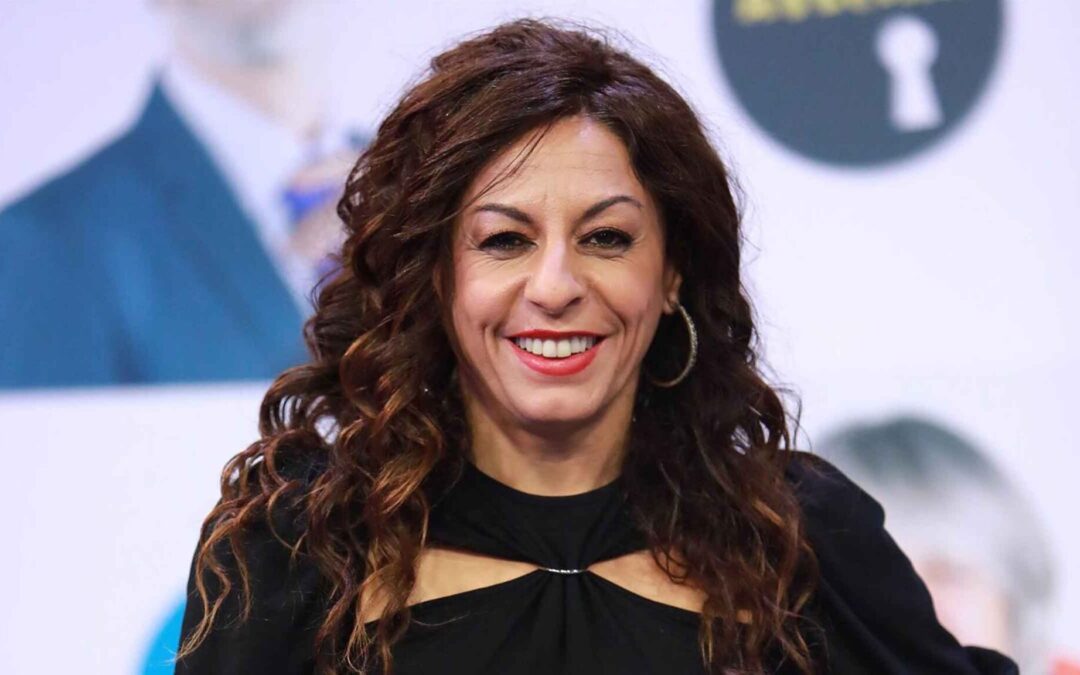 Concierto solidario de la artista Cristina Medina en Sevilla para recaudar fondos contra el cáncer