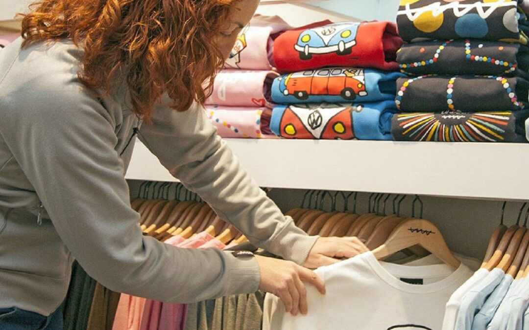 El mayor evento de ropa vintage de Sevilla llega este domingo a Isla Mágica